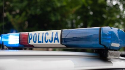 Prosty gest życzliwości policjanta, który zmienił codzienność podróżującej matki