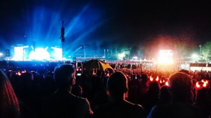 Fontanna w Koszalinie ożywa: Muzyczne widowisko przyciąga tłumy!