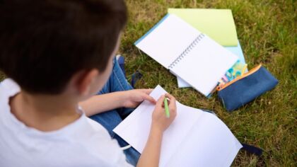 Konkurs na ekologiczną kartkę bożonarodzeniową dla uczniów w Sianowie