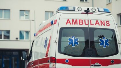 Bezpieczne rozmowy z Babcią i Dziadkiem – klucz do ochrony seniorów!