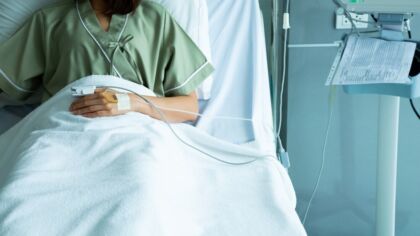 Nowa infolinia wsparcia dla osób z chorobą Alzheimera i ich opiekunów