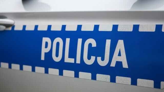 Porost: pies zostawiony na łańcuchu